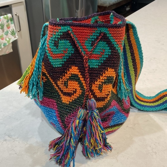 Multicolor Wayuu Artisan Crochet Shoulder Crossbody Bucket Bag - Picture 5 of 7